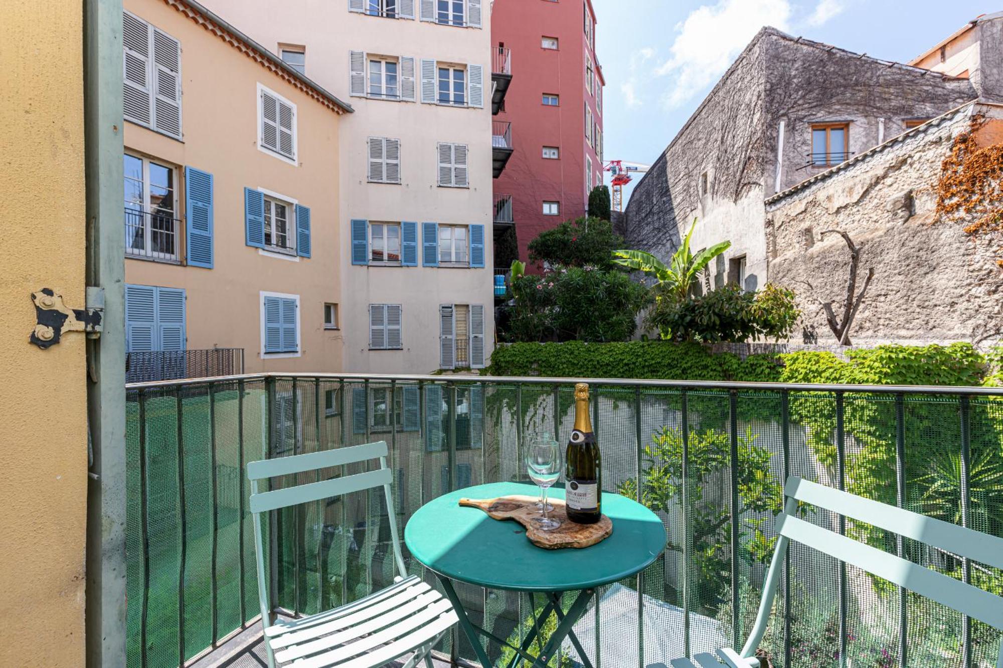 2 Bdrs & Parking In The Old Town ! Apartment Nice Ngoại thất bức ảnh