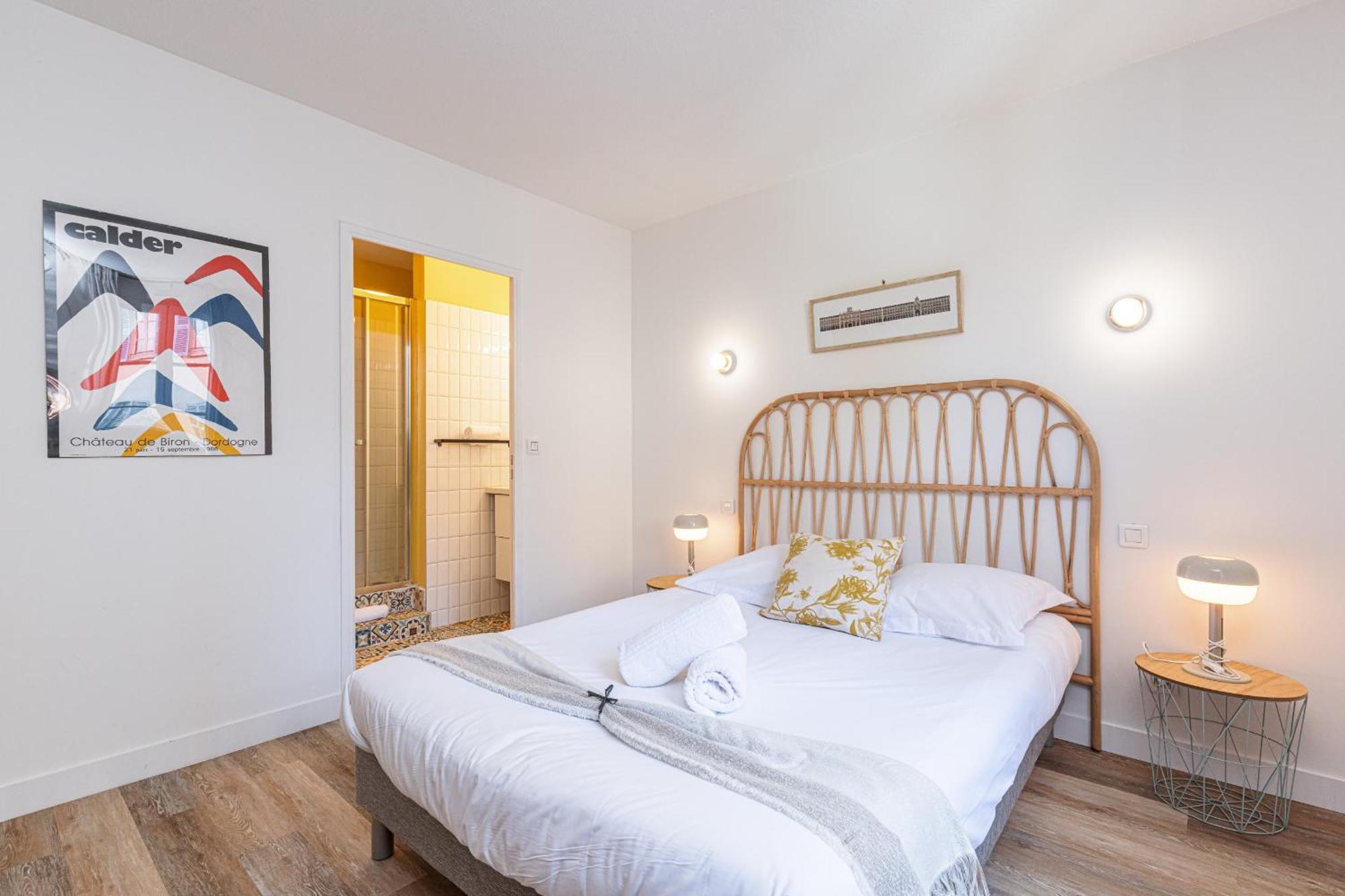 2 Bdrs & Parking In The Old Town ! Apartment Nice Ngoại thất bức ảnh