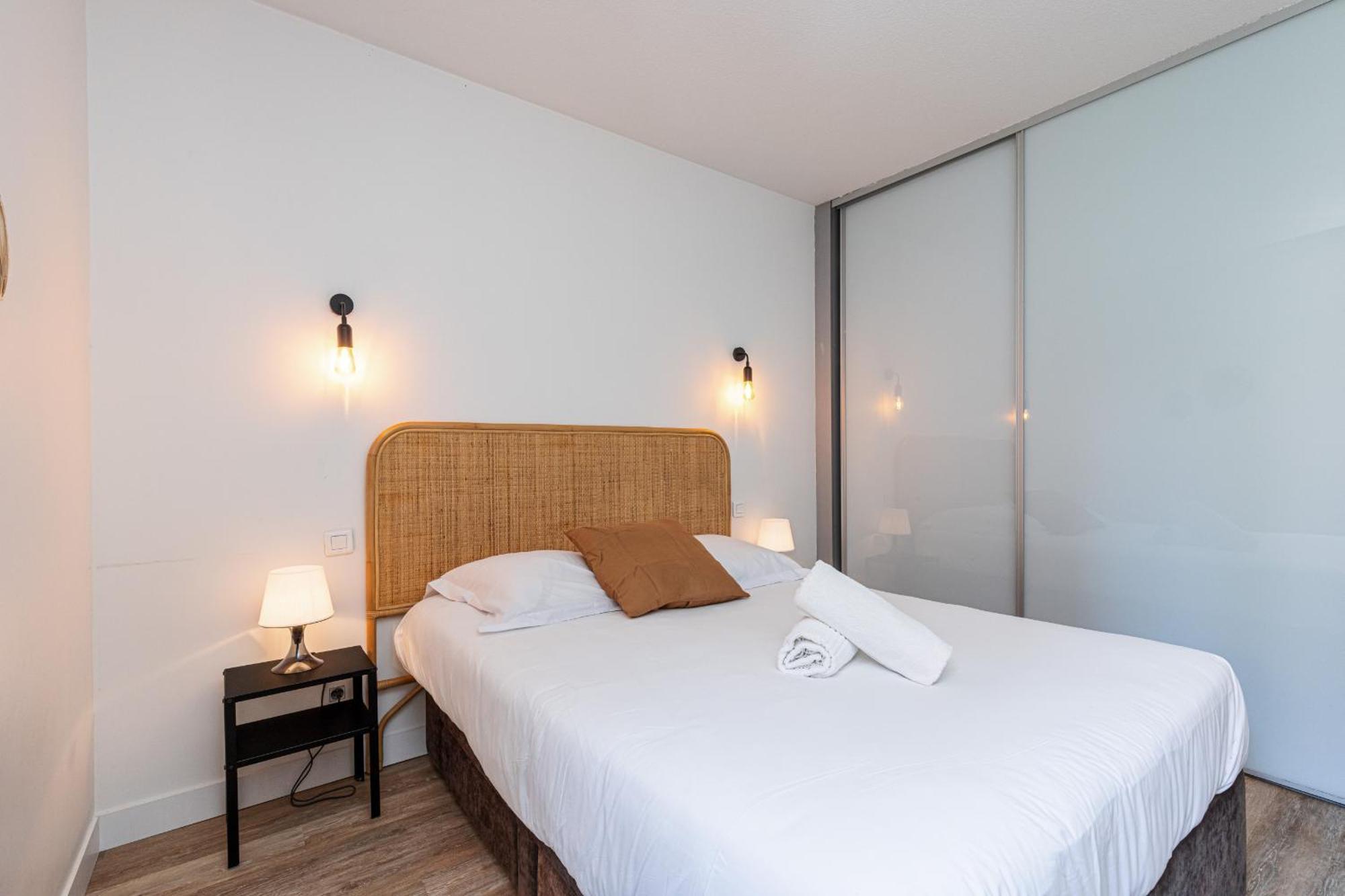 2 Bdrs & Parking In The Old Town ! Apartment Nice Ngoại thất bức ảnh
