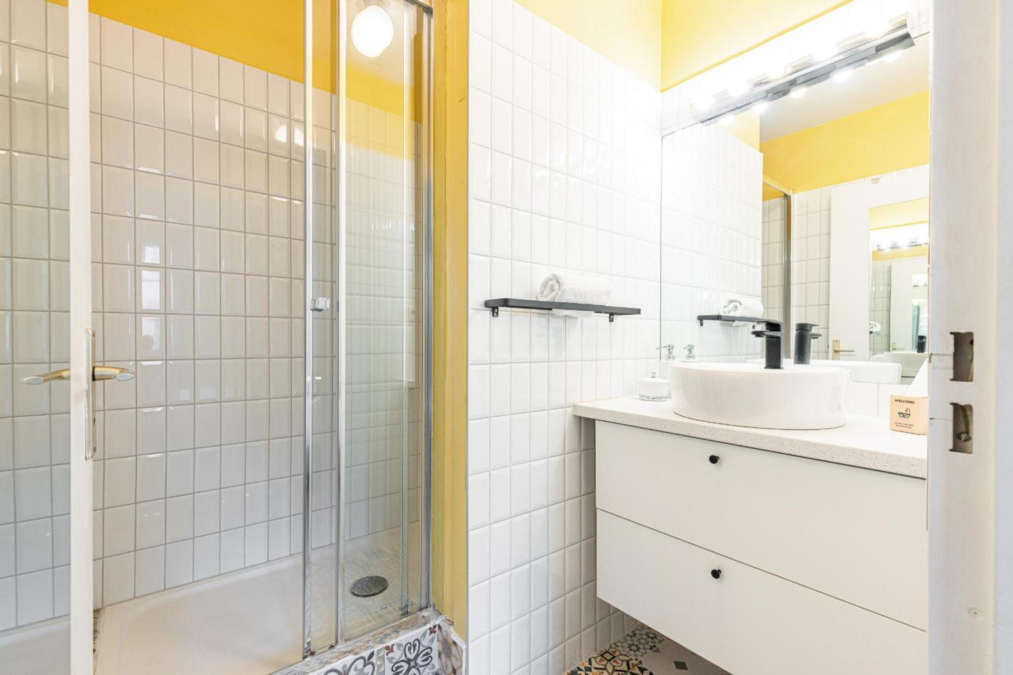 2 Bdrs & Parking In The Old Town ! Apartment Nice Ngoại thất bức ảnh