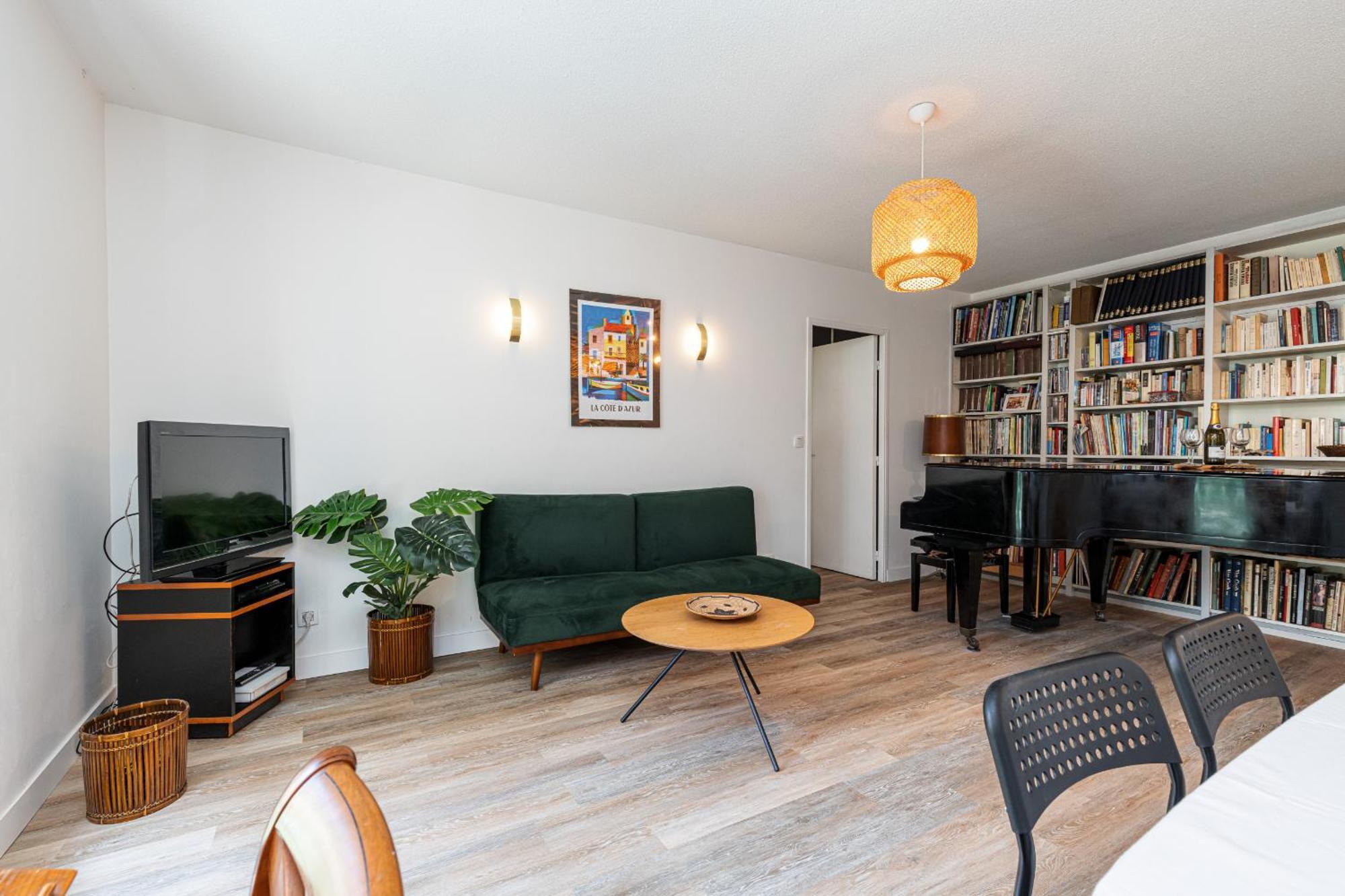 2 Bdrs & Parking In The Old Town ! Apartment Nice Ngoại thất bức ảnh