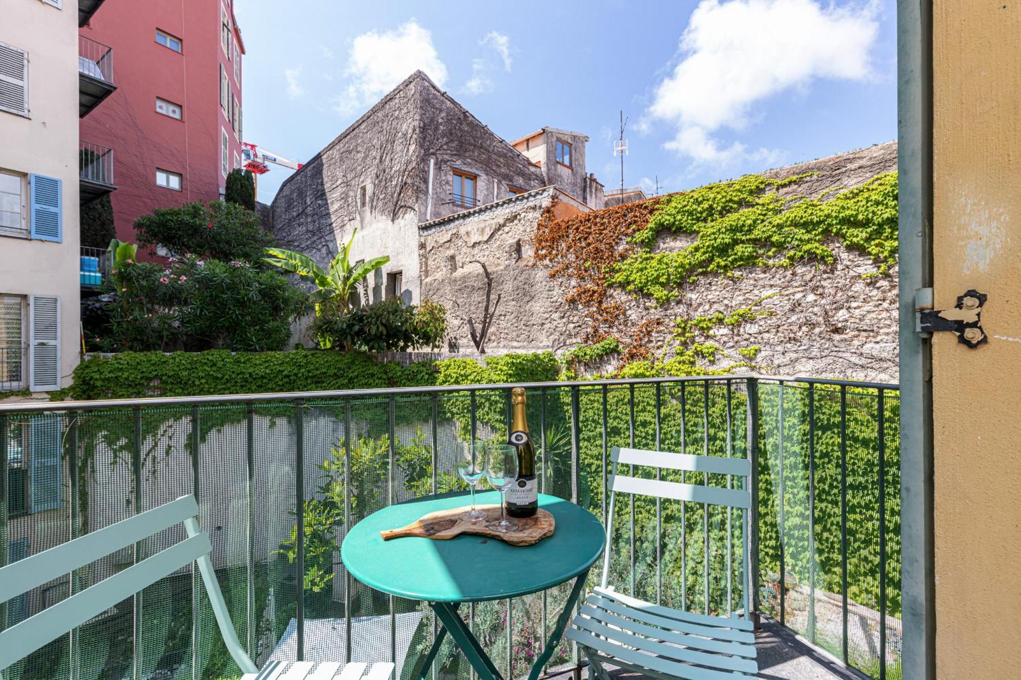 2 Bdrs & Parking In The Old Town ! Apartment Nice Ngoại thất bức ảnh