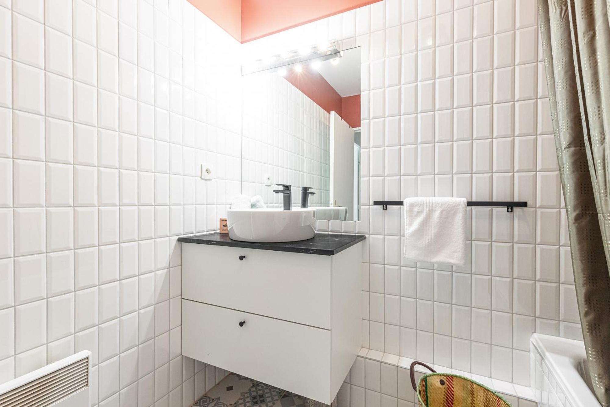 2 Bdrs & Parking In The Old Town ! Apartment Nice Ngoại thất bức ảnh